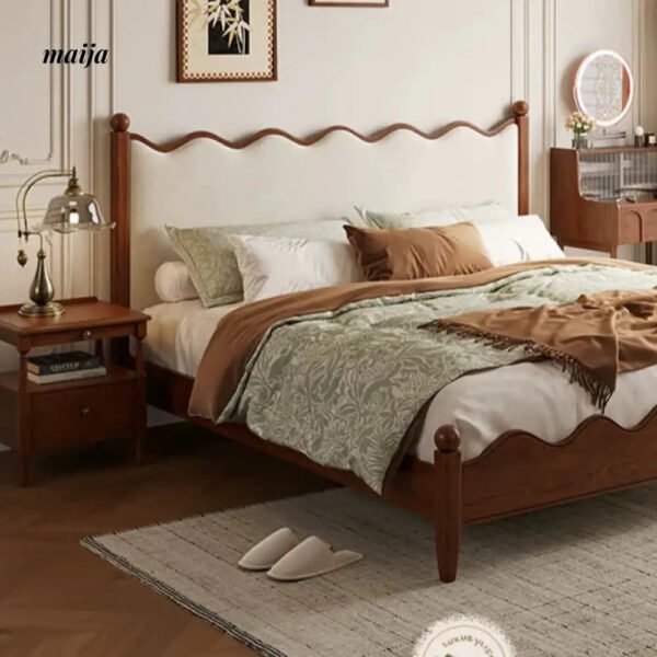 DOSMARS Claire Creamy Retro Solid Wood Bed